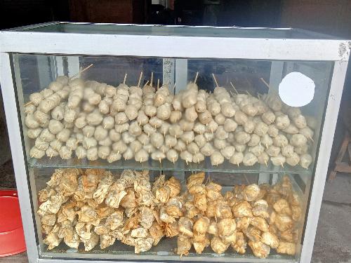 De Gumpes Bakso Bakar, Brigjend Katamso