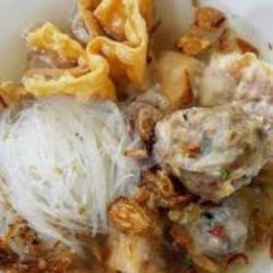 Soun Kuah   1 Baso Besar   1 Siomay   1 Batagor