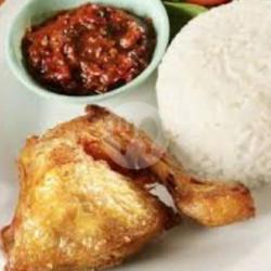 Ayam Goreng   Nasi   Lalapan   Tempe Goreng   Sambel