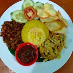 Nasi Kuning Spesial