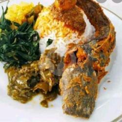 Nasi   Ikan Lele Goreng  Rames