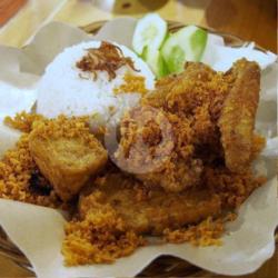 Nasi Ayam Keremes