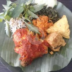 Nasi Urap Ayam Panggang