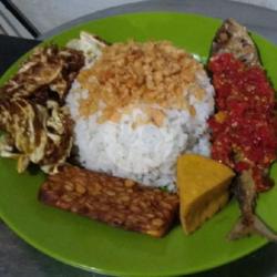 Nasi Ikan Kembung Sambal Rica   Tahu Tempe Kol Goreng