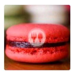 Strawberry Macaron