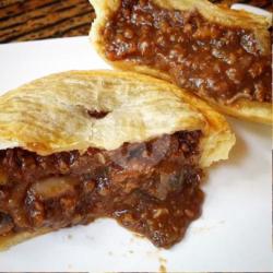 Minced Beef Mushroom Pie