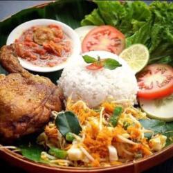 Nasi Urap Ayam Goreng