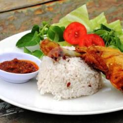 Nasi Lalapan Ayam / Fried Chicken Salad