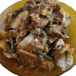 Rujak Cingur Lontong Matengan