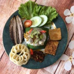 Nasi Liwet Solo Ikan Cuwe