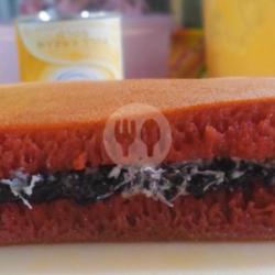 Red Velvet Ketan Hitam Kelapa