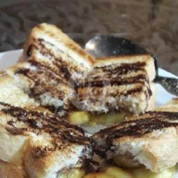 Roti Bakar Pisang Coklat   Blueberry   Susu