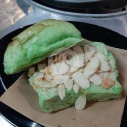 Roti Bakar Milky Almond