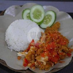 Nasi Ayam Geprek  Merah