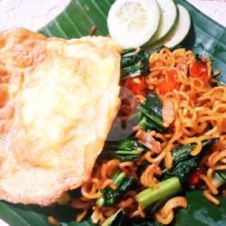 Tumis Indomie Telur Dadar/ceplok