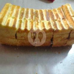 Roti Bakar ( Tiramisu   Nanas)