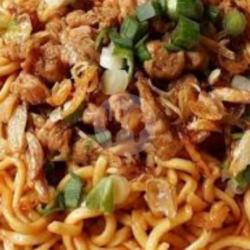 Indomie Goreng Pedas Ayam Tumis