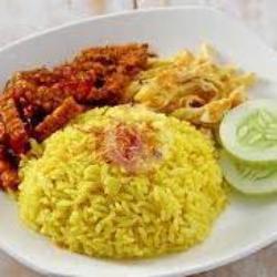 Nasi Kuning  Gorengan  Perkedel Telor Suir