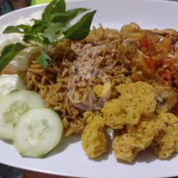 Indomie Goreng Topping Ayam Geprek