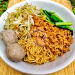 Yamien Bakso Pangsit Rebus Free Pangsit Goreng,saos Sambal Pisah