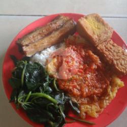 Sego Sambel Telor Dadar Tahutempe