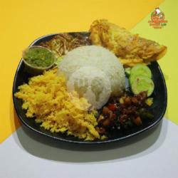 Cumi Asin Telur Kremes Sambel Ijo