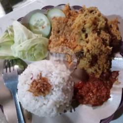 Nasi Ayam Kremes,(sayap)