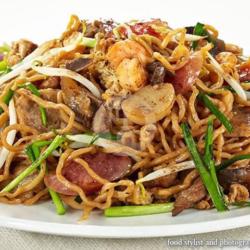 Bakmie Goreng Komplit