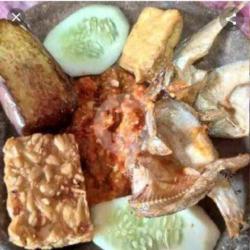 Penyetan Ikan Asin