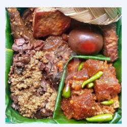 Gudeg Kerecek Kumplit