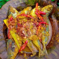 Nasi Ikan Acar