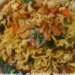 Indomie Nyemek Spesial