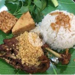 Bebek Goreng   Nasi Uduk
