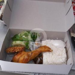 Ayam Box Spesial