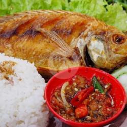 Nasi   Ikan Nila Merah Goreng