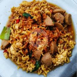 Mie Nyemek Spesial Bakso