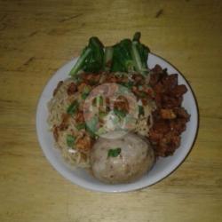 Mia Ayam Bakso Telur