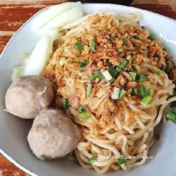 Mie Pangsit Pentol