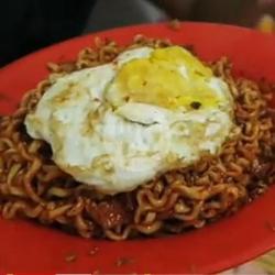 Indomie Goreng Pedes Gila