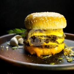 Triple Smokey Cheese Burger