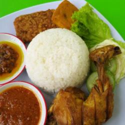 Nasi Putih   Ayam Goreng   Tahu Tempe