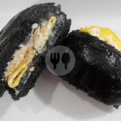 Egg Cheese Mayo (charcoal)