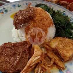 Nasi Rendang   Perkedel   Es Teh Manis Kemasan