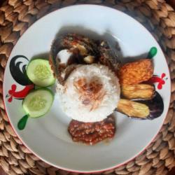 Paket Mantap Lele Goreng Plus Es Teh