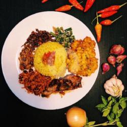 Nasi Kuning Sultan (paket Komplit)