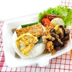 Nasi Ati Ampela Kremes