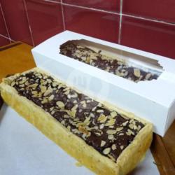 Mahkota Brownies Coklat Almond