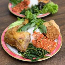 Nasi Gurih  Ayam Tempong