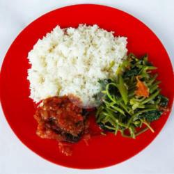 Nasi Cakalang Fufu Goreng Saus   Sayur