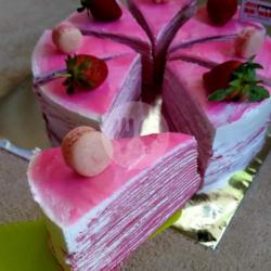 Mille Crepe Strawberry Slice